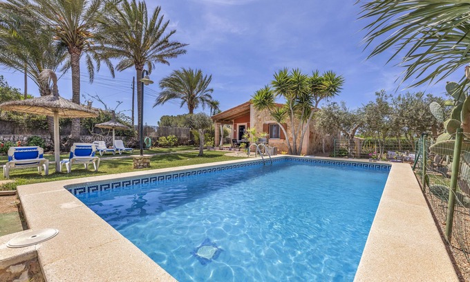 Ses Salines House | Holiday Home 'Buganvilla Es Trenc' with Private Pool, Wi-Fi and Air Conditioning