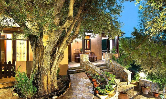 Apokoronas House | Holiday home with pool