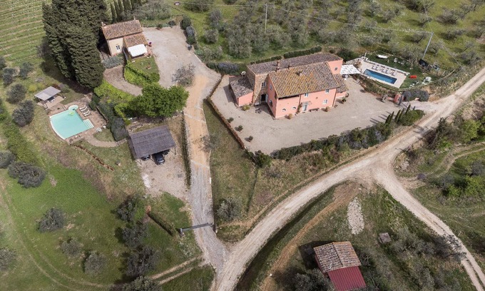 Montelupo Fiorentino House | Holiday house Montelupo Fiorentino for 1 - 16 persons with 8 bedrooms - Holiday house