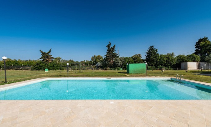 San Giovanni Suergiu House | Holiday Home "Azzurra Relax" with Pool, Garden & Wi-Fi