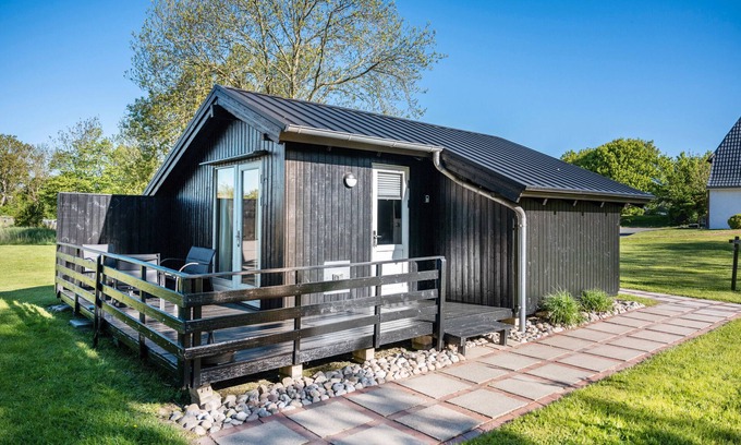 Emmelsbuell-Horsbuell House | Holiday Home 'Achtern Diek' with Shared Terrace, Shared Garden and Wi-Fi