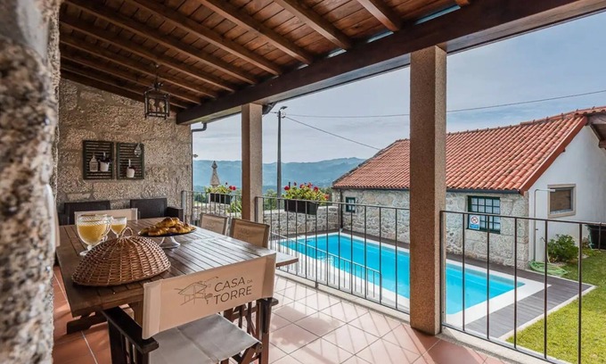 Cabeceiras de Basto House | Holiday Home 'Casa Torre - Paraíso Norte Portugal' with Mountain View, Wi-Fi and Air Conditioning