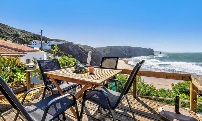 Aljezur House | Holiday Home 'Abrigo Do Pescador' with Sea View, Private Terrace and Wi-Fi