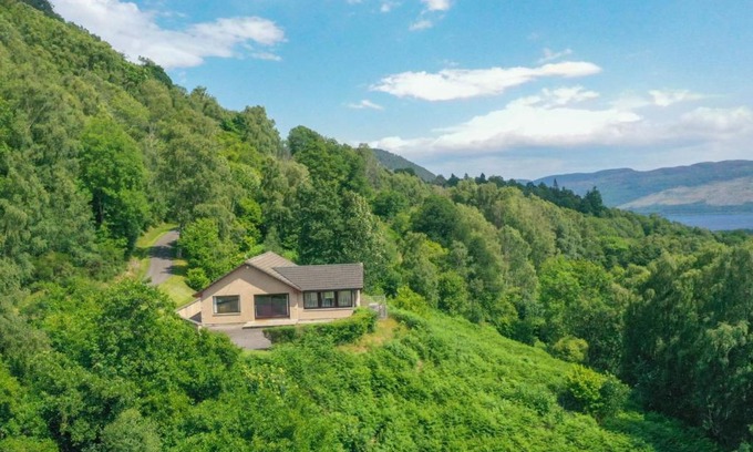 East Lewiston House | Holiday Home Achmony Number 7 by Interhome