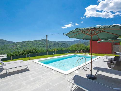 Tresana House | Holiday Home Agr- Castello della Mugazzena by Interhome
