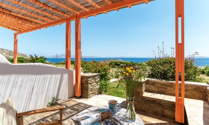 Agios Ioannis House | Holiday Home 'Anemologio 202 Studio Tinos' with Sea View, Wi-Fi and Air Conditioning