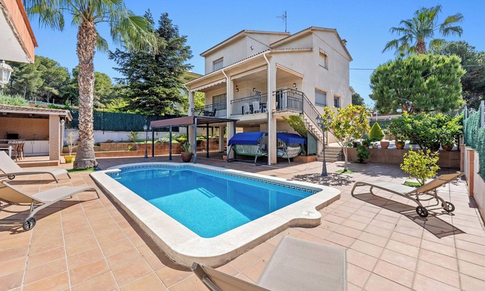 Segur de Calafell House | Holiday Home 'Anglada' with Sea View, Private Pool and Air Conditioning