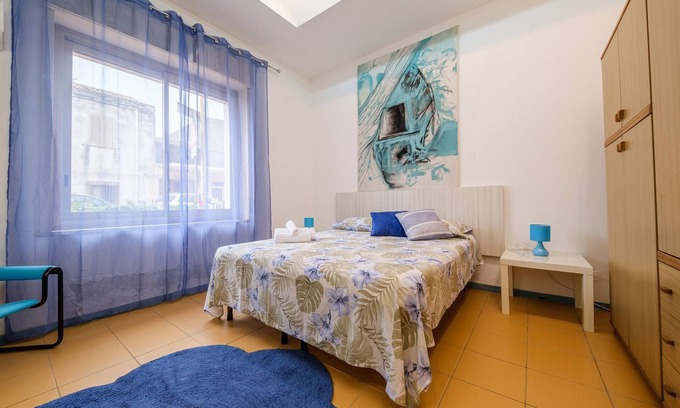 Pace del Mela Apartment | Holiday Home 'Appartamento Marika' with Private Terrace, Wi-Fi and Air Conditioning