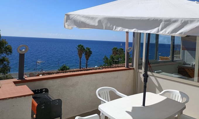Ali Terme House | Holiday Home Arcobaleno with Sea View & Terraces