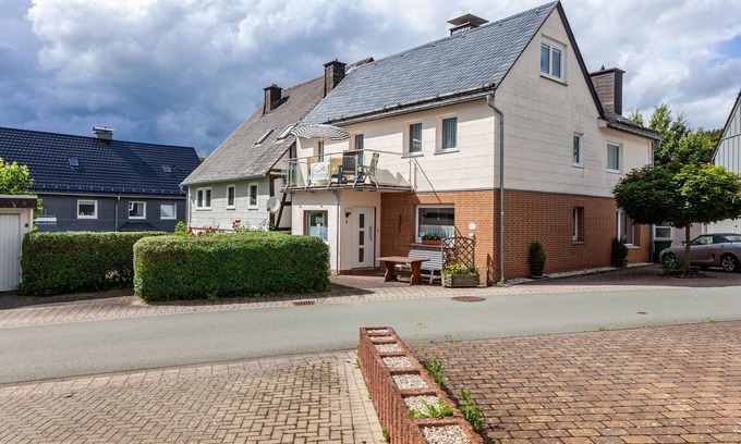 Usseln House | Holiday Home 'Biedermann' with Terrace, Balcony Wi-Fi and Meine Card plus Gästekarte