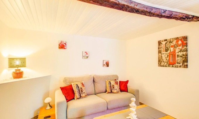 Berre-des-Alpes House | Holiday Home Berre-les-Alpes near Nice