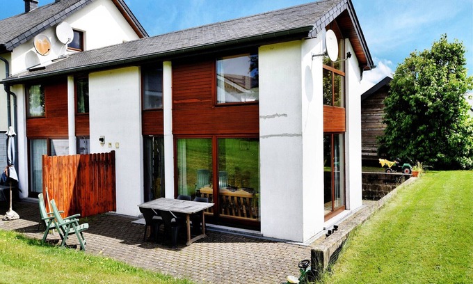 Medendorf House | Holiday Home in St.Vith with hot tub