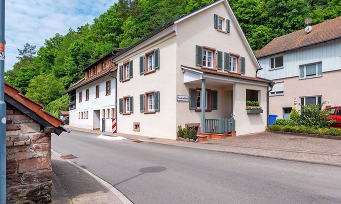 Schonau House | Holiday Home 'Becker' with Private Terrace, Private Garden and Wi-Fi