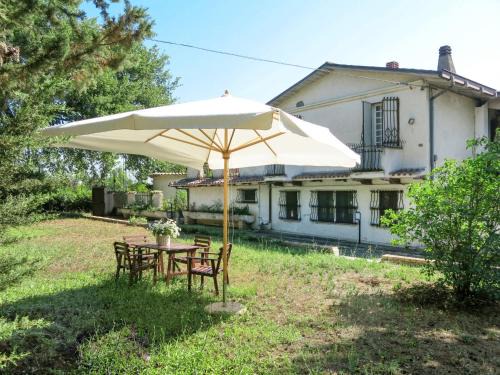 Rosciano House | Holiday Home Bouganville by Interhome