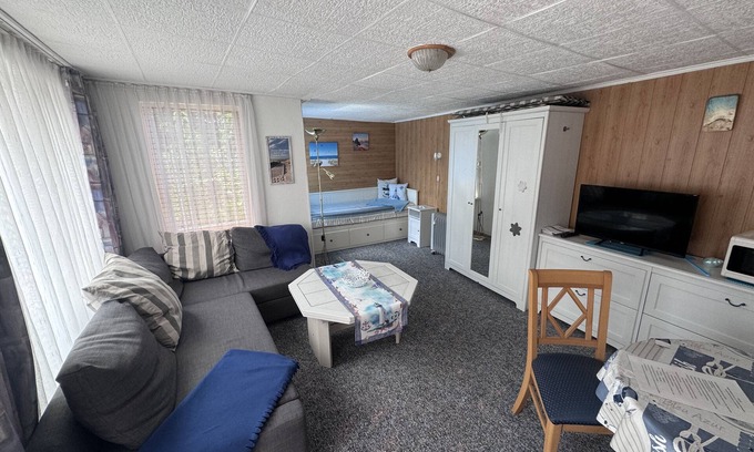 Muritz House | Holiday Home 'Bungalow 2' with Private Terrace, Shared Garden and Wi-Fi