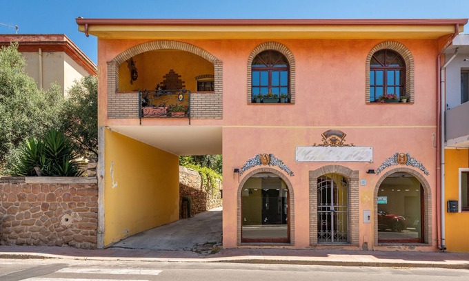 Sant'Anna Arresi House | Holiday Home “Casa Vacanza de Dinu” with Wi-Fi, Terraces & Garden