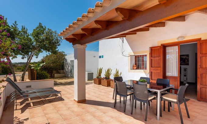 Pilar de la Mola House | Holiday Home 'Ca Ses Celleres' with Private Terrace, Private Garden and Wi-Fi