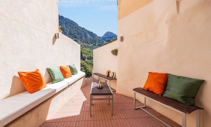 Fornalutx House | Holiday Home 'Ca's Forner' with Mountain View, Private Terrace and Wi-Fi