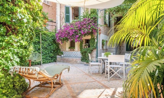 Soller House | Holiday Home Ca Sa Mar with Mountain View, Wi-Fi, Terraces & Garden