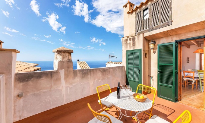 Banyalbufar House | Holiday Home 'Ca Sa Padrina' with Sea View, Private Terrace and Wi-Fi