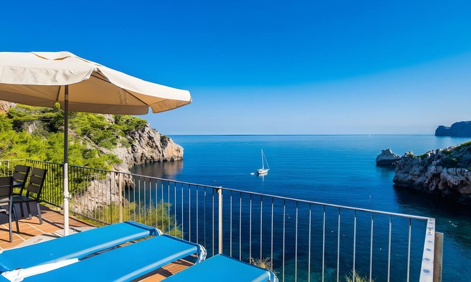 Deia House | Holiday Home 'Cala Deia' with Sea View, Wi-Fi and Air Conditioning