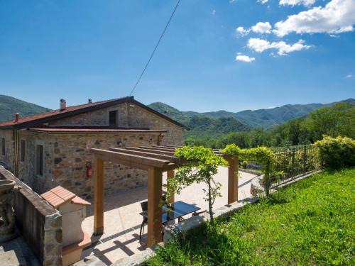 Tresana House | Holiday Home Cantiniere by Interhome