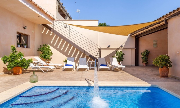 Ariany House | Holiday Home Cas Padrins de ses Tanques with Wi-Fi, Garden, Terrace & Pool