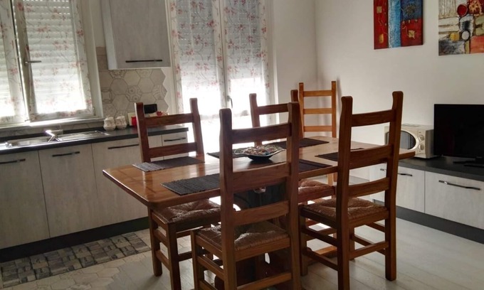 Alba House | Holiday Home 'Casa Bonelli' with Garden & Wi-Fi