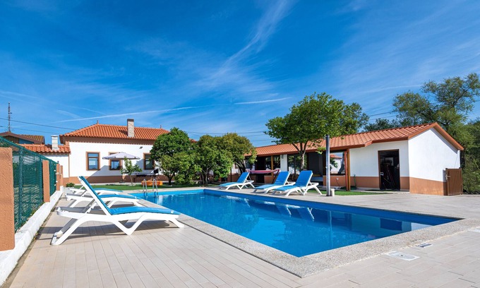 Murtosa House | Holiday Home 'Casa Das Laranjas' with Private Pool and Private Terrace