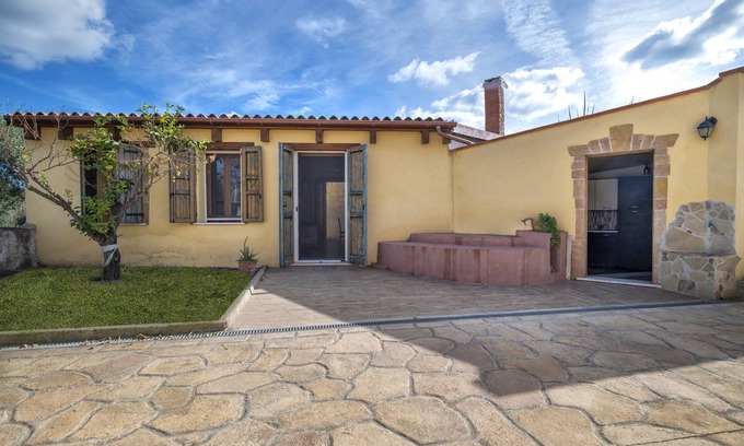Sorso House | Holiday Home 'Casa del Pastore' with Terrace and Wi-Fi