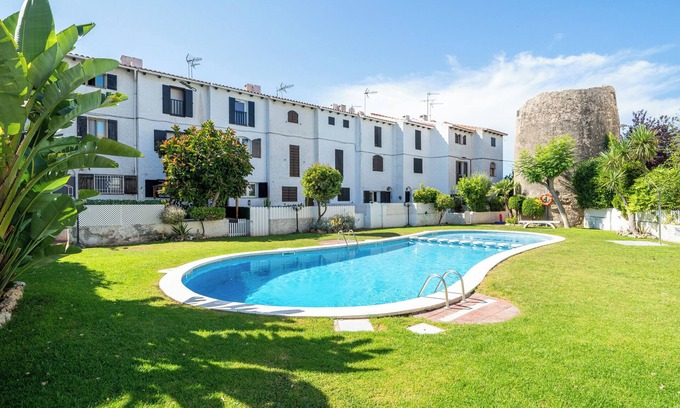Torredembarra House | Holiday Home "Casa Manolo" with Shared Pool, Private Terraces & Shared Garden