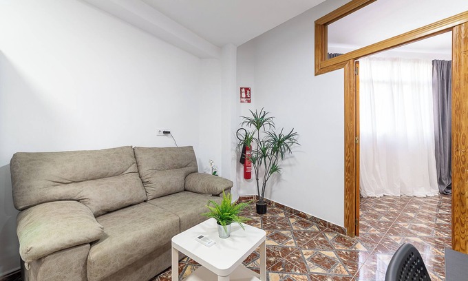 Almeria Centro House | Holiday Home 'Casa Maruchi Apartment 2' with Wi-Fi