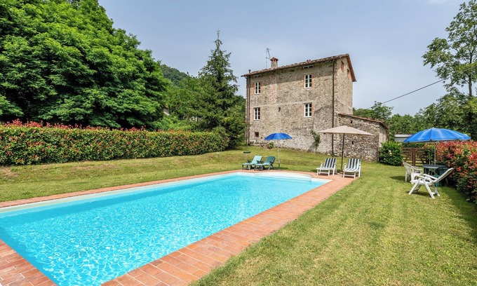 Convalle House | Holiday Home "Casa Paola" with Mountain View and Private Pool