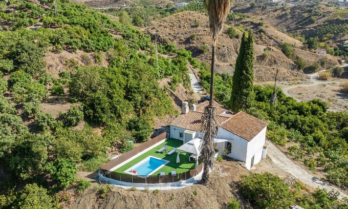 Almachar House | Holiday Home 'Casa Tropical' with Mountain View, Private Pool and Wi-Fi
