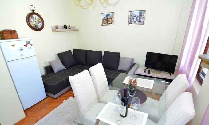 Donji Stoliv Apartment | Holiday Home Cattaro