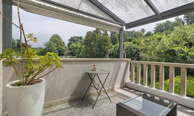 Melgaco House | Holiday Home 'Cevidade' with Lake View, Wi-Fi and Air Conditioning