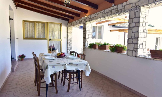 Zambratija House | Holiday home close to the beach