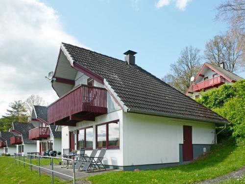 Seepark Kirchheim House | Holiday Home Dorf 1-Haus 14 by Interhome