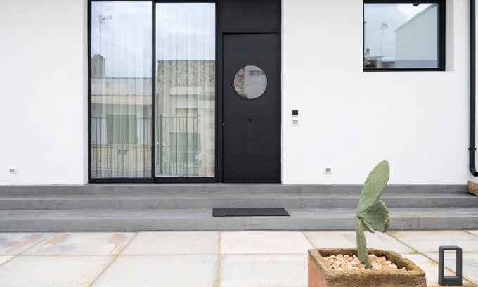 Melendugno Apartment | Holiday Home 'Due' with Shared Terrace, Wi-Fi and Air Conditioning