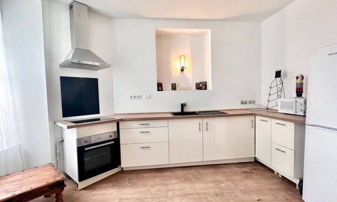 Riberac House | Holiday Home 'Duplex Belucie' with Private Terrace, Private Garden and Wi-Fi