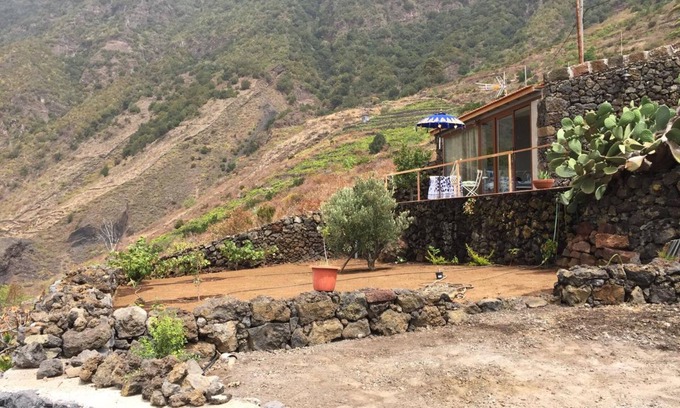 Frontera House | Holiday Home 'El Laurel' with Sea View, Private Terrace and Wi-Fi