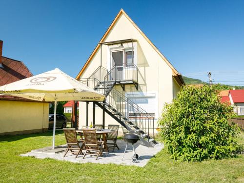 Badacsonytomaj House | Holiday Home Emi by Interhome