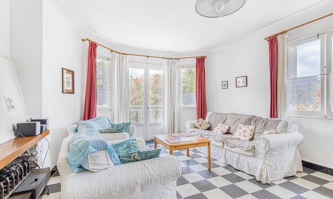 Lacanau House | Holiday Home 'Escapade Au Lac' with Private Terrace, Private Garden and Wi-Fi