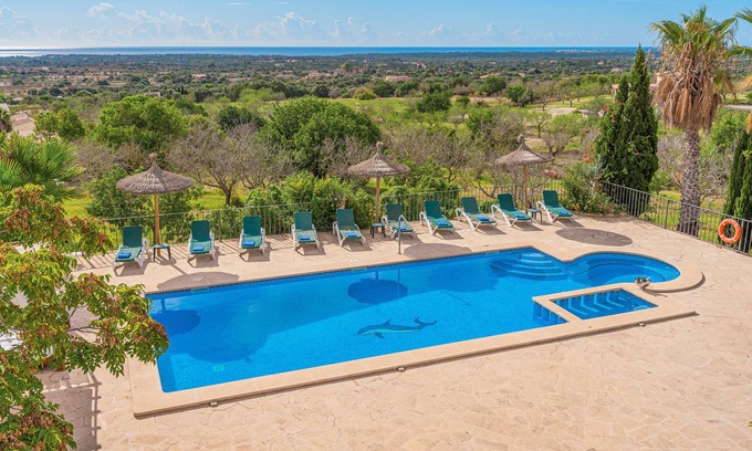 S'alqueria Blanca House | Holiday Home Finca Can Roca with Sea View, Pool & Wi-Fi