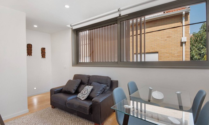 Aveiro House | Holiday Home 'Flor De Sá' with Balcony, Wi-Fi and Air Conditioning