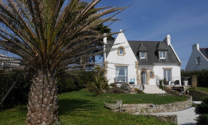 Locmaria-Plouzane House | Holiday Home in Brittany with Sea Views