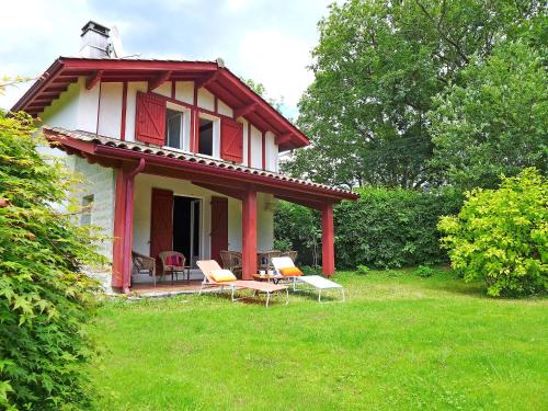 Saint-Pee-sur-Nivelle House | Holiday Home Eki Alde by Interhome