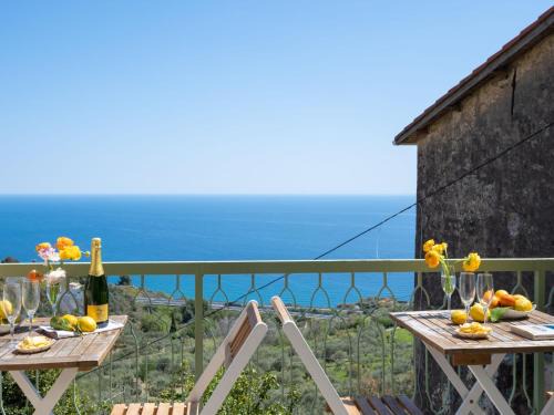 Cipressa House | Holiday Home Francesca - SLR212 by Interhome
