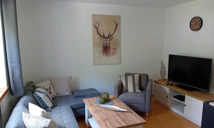 Rofingen House | Holiday Home 'Frieda' with Private Garden and Wi-Fi