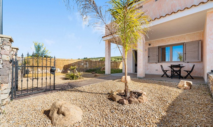 Sant'Anna Arresi House | Holiday Home 'Giada' with Mountain View, Wi-Fi and Air Conditioning